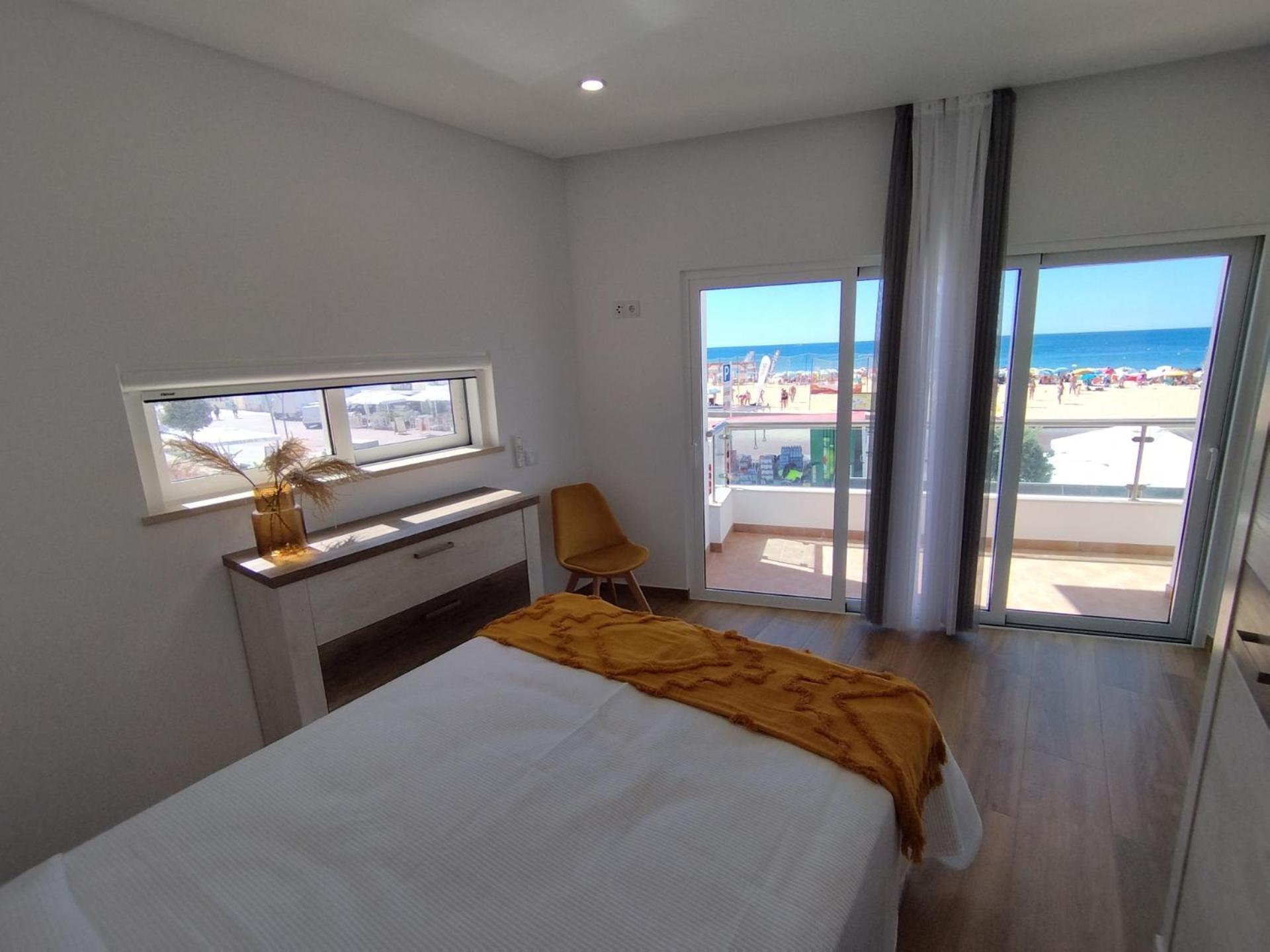 T2 - Pescadores Frente Mar - Casas & Papeis Apartamento